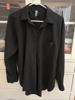 Lou & Grey Black Women's Button-Down Shirt